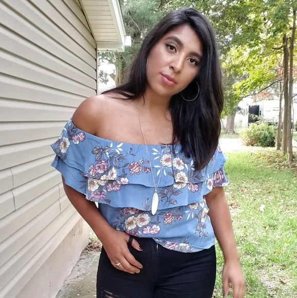 FLASH SALE⚡BLEU FORTRESS RUFFLE FLORAL TOP - Picture 5 of 11